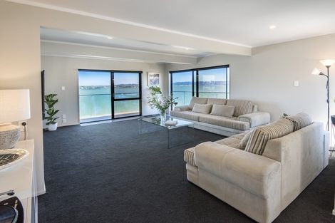 Photo of property in 2/26 Tizard Road, Birkenhead, Auckland, 0626