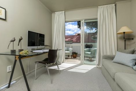 Photo of property in 4/66 Victoria Road, Devonport, Auckland, 0624