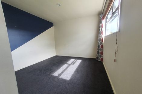 Photo of property in 30 Woodbank Drive, Glen Eden, Auckland, 0602