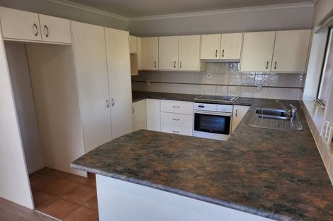 Photo of property in 27 Emmerdale Avenue, Papakura, 2110