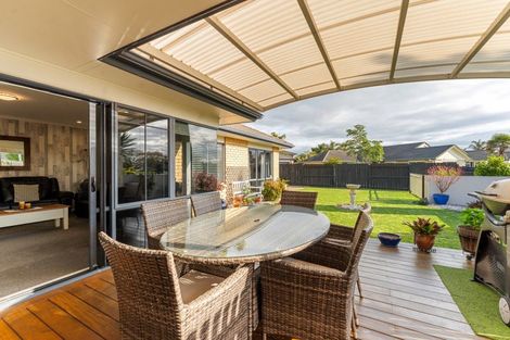 Photo of property in 2 Carlsberg Place, Papamoa Beach, Papamoa, 3118