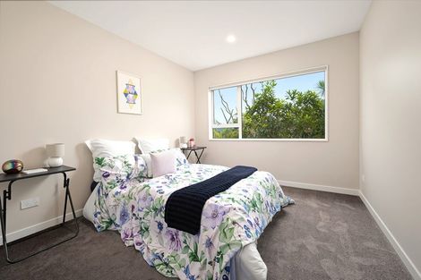 Photo of property in 220 Forest Hill Road, Waiatarua, Auckland, 0612