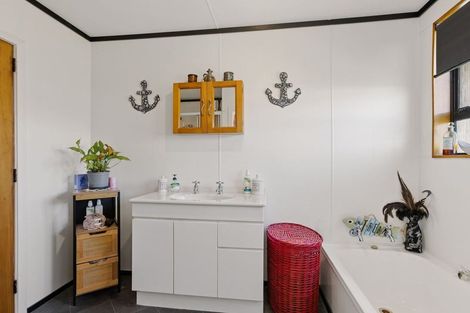 Photo of property in 137 Derby Street, Westport, 7825