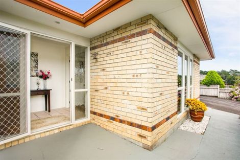 Photo of property in 2 Gendo Avenue, Henderson, Auckland, 0612