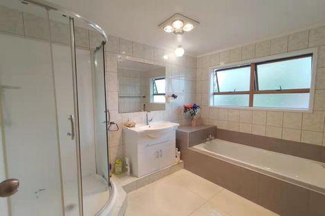 Photo of property in 69 Stanniland Street, Sunnyhills, Auckland, 2010