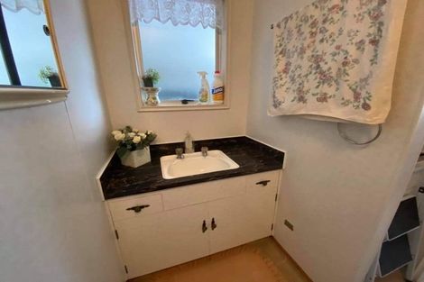 Photo of property in 2 Chartwell Drive, Eltham, 4322