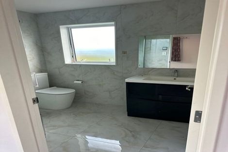 Photo of property in 56a Hutchinson Avenue, New Lynn, Auckland, 0600