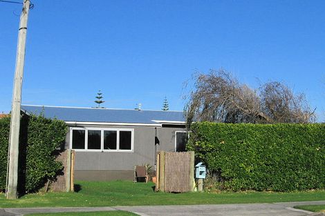 Photo of property in 42a Waimea Road, Waikanae Beach, Waikanae, 5036