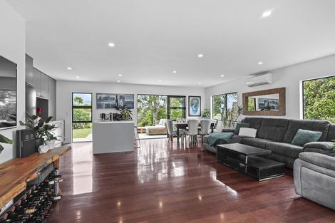 Photo of property in 76 Shaw Road, Oratia, Auckland, 0604