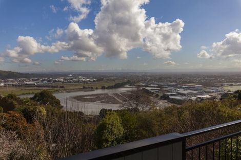 Photo of property in 106 Cannon Hill Crescent, Mount Pleasant, Christchurch, 8081