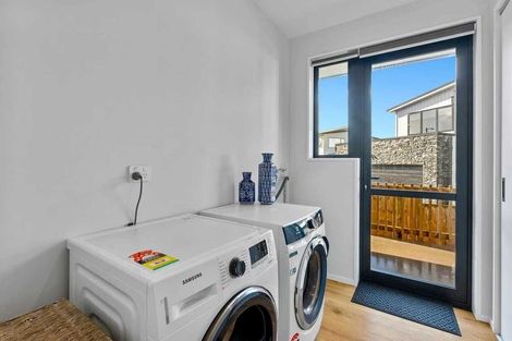 Photo of property in 82 Hayfield Way, Karaka, Papakura, 2113