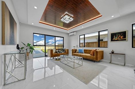 Photo of property in 2 Ritetai Street, Clarks Beach, 2122