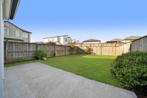Photo of property in 25 Warbler Crescent, Papakura, 2110