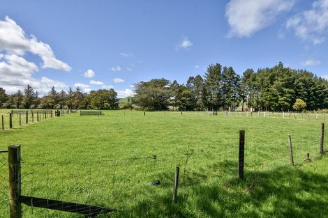 Photo of property in 71 Stanly Street, Eketahuna, 4900