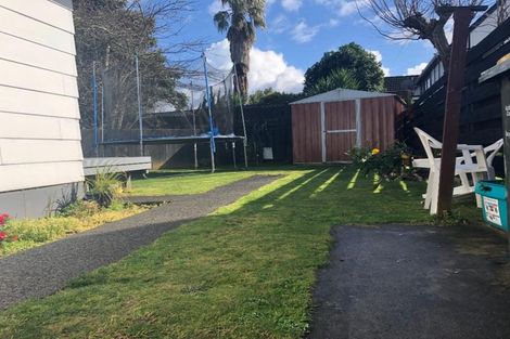 Photo of property in 21b Challen Close, Conifer Grove, Takanini, 2112