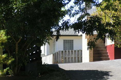 Photo of property in 2/29 Lake Road, Northcote, Auckland, 0627