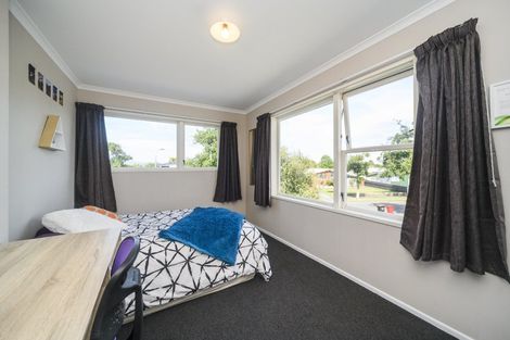 Photo of property in 19 Abraham Crescent, Milson, Palmerston North, 4414