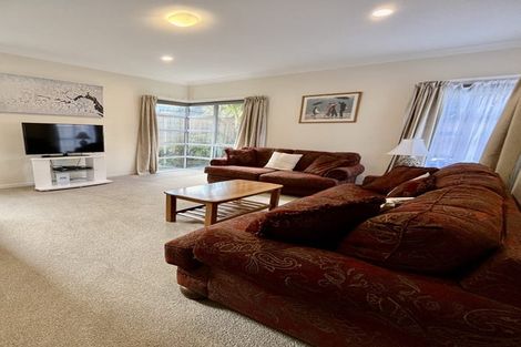 Photo of property in 5a Queensway, Three Kings, Auckland, 1024