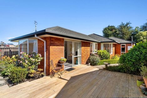 Photo of property in 2/49 Sawyers Arms Road, Northcote, Christchurch, 8052