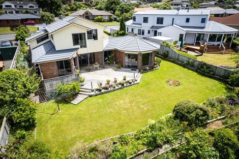 Photo of property in 5 Birkinshaw Grove, Riverstone Terraces, Upper Hutt, 5018