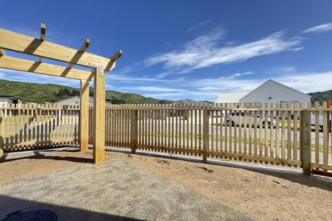 Photo of property in 15 Te Ara O Toroa, Wainuiomata, Lower Hutt, 5014