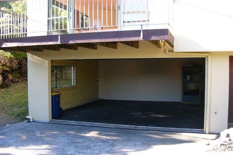 Photo of property in 17 Barker Rise, Northcross, Auckland, 0632