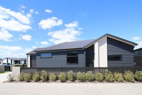 Photo of property in 34 Crown Street, Papamoa, 3118