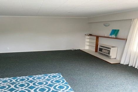 Photo of property in 32 Collins Avenue, Tawa, Wellington, 5028