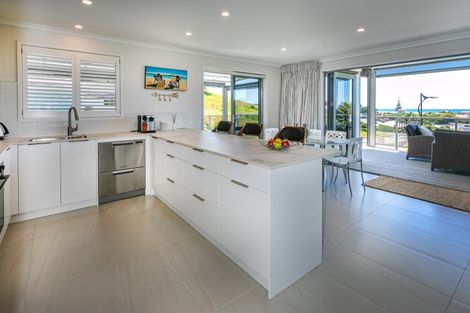 Photo of property in 18 Ross Place, Whiritoa, Whangamata, 3691