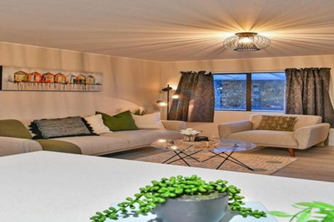 Photo of property in 2/226a Dominion Road, Red Hill, Papakura, 2110