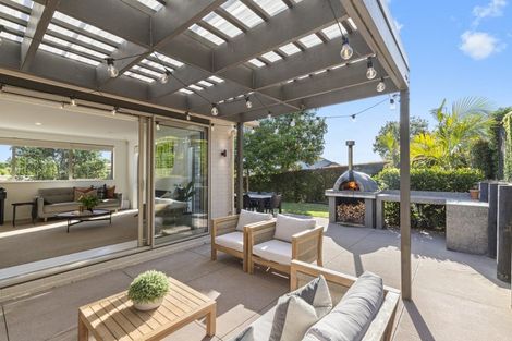 Photo of property in 14 Stockyard Crescent, Pukekohe, 2120