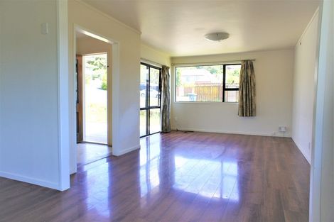 Photo of property in 26 Lambrown Drive, Totara Vale, Auckland, 0629