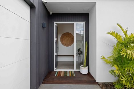 Photo of property in 409 Frankley Road, Ferndale, New Plymouth, 4310
