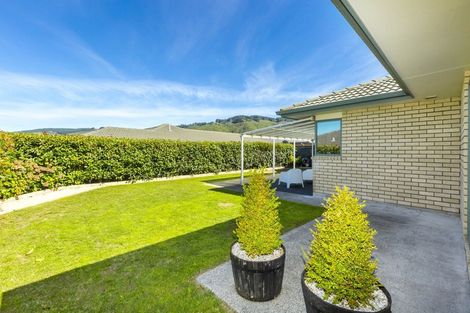 Photo of property in 12 Percy Kinsman Crescent, Riverstone Terraces, Upper Hutt, 5018