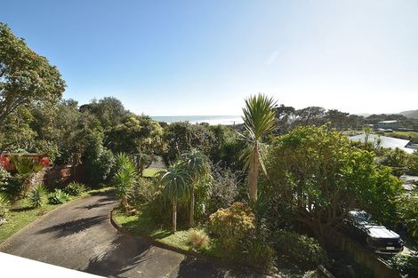Photo of property in 24 Domain Crescent, Muriwai, Waimauku, 0881
