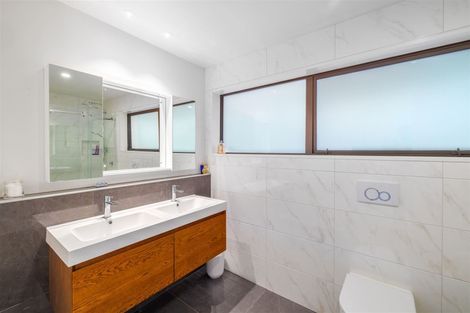 Photo of property in 237 Fifield Terrace, Opawa, Christchurch, 8023