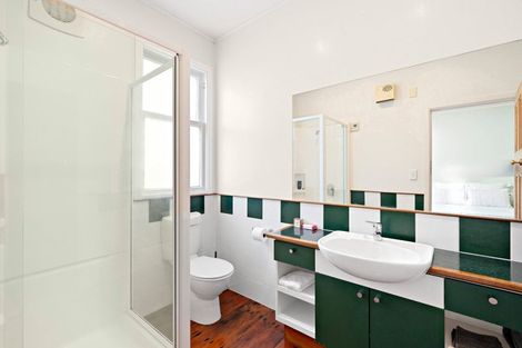 Photo of property in 35 Rimu Road, Kelburn, Wellington, 6012