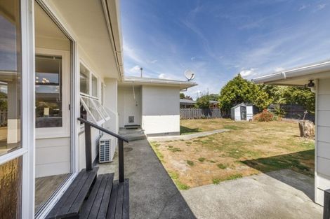 Photo of property in 6 Tabak Crescent, Takaro, Palmerston North, 4412