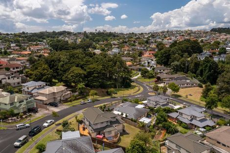 Photo of property in 6 Fairchild Avenue, Goodwood Heights, Auckland, 2105