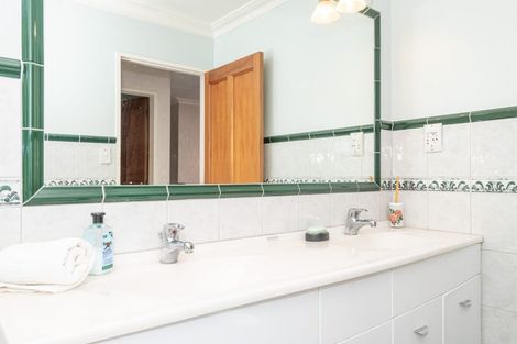 Photo of property in 28a Marlborough Street, Silverstream, Upper Hutt, 5019