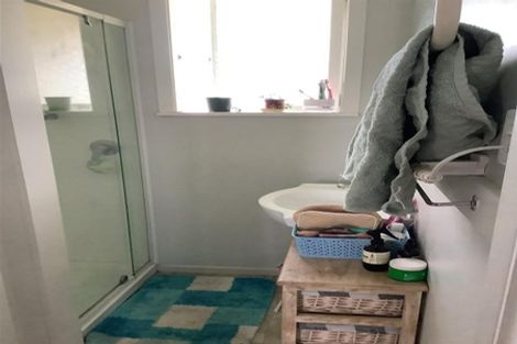 Photo of property in 2/18 Seaview Road, Glenfield, Auckland, 0629