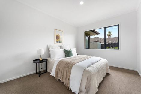 Photo of property in 4 Adrigole Place, East Tamaki, Auckland, 2013
