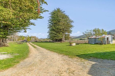 Photo of property in 948 Dipton Mossburn Road, Castle Downs, Dipton, 9791