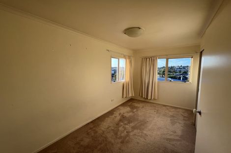 Photo of property in 2/50 Bond Crescent, Forrest Hill, Auckland, 0620
