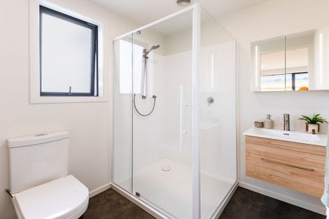 Photo of property in 26-28 Ruahine Street, Paraparaumu, 5032