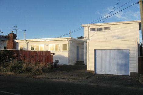 Photo of property in 162 Seatoun Heights Road, Seatoun, Wellington, 6022