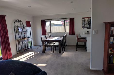 Photo of property in 16a Windsor Terrace, Taradale, Napier, 4112