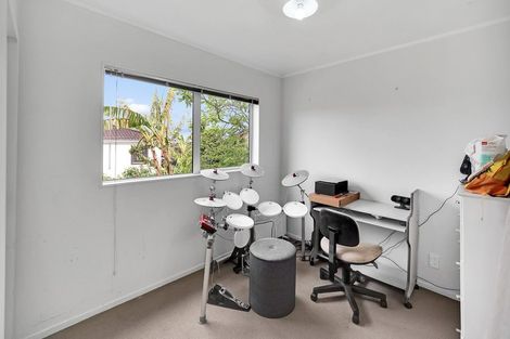 Photo of property in 129 Botany Road, Botany Downs, Auckland, 2010