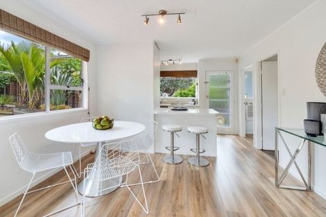 Photo of property in 12 Topliss Drive, Northcross, Auckland, 0632