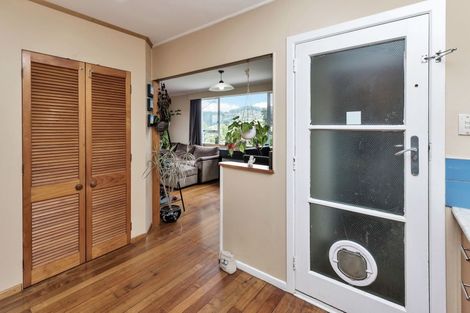 Photo of property in 16 Onerahi Road, Onerahi, Whangarei, 0110